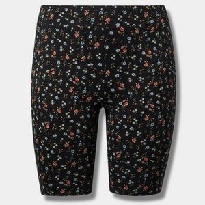 Torrid 9” bike short black floral print
